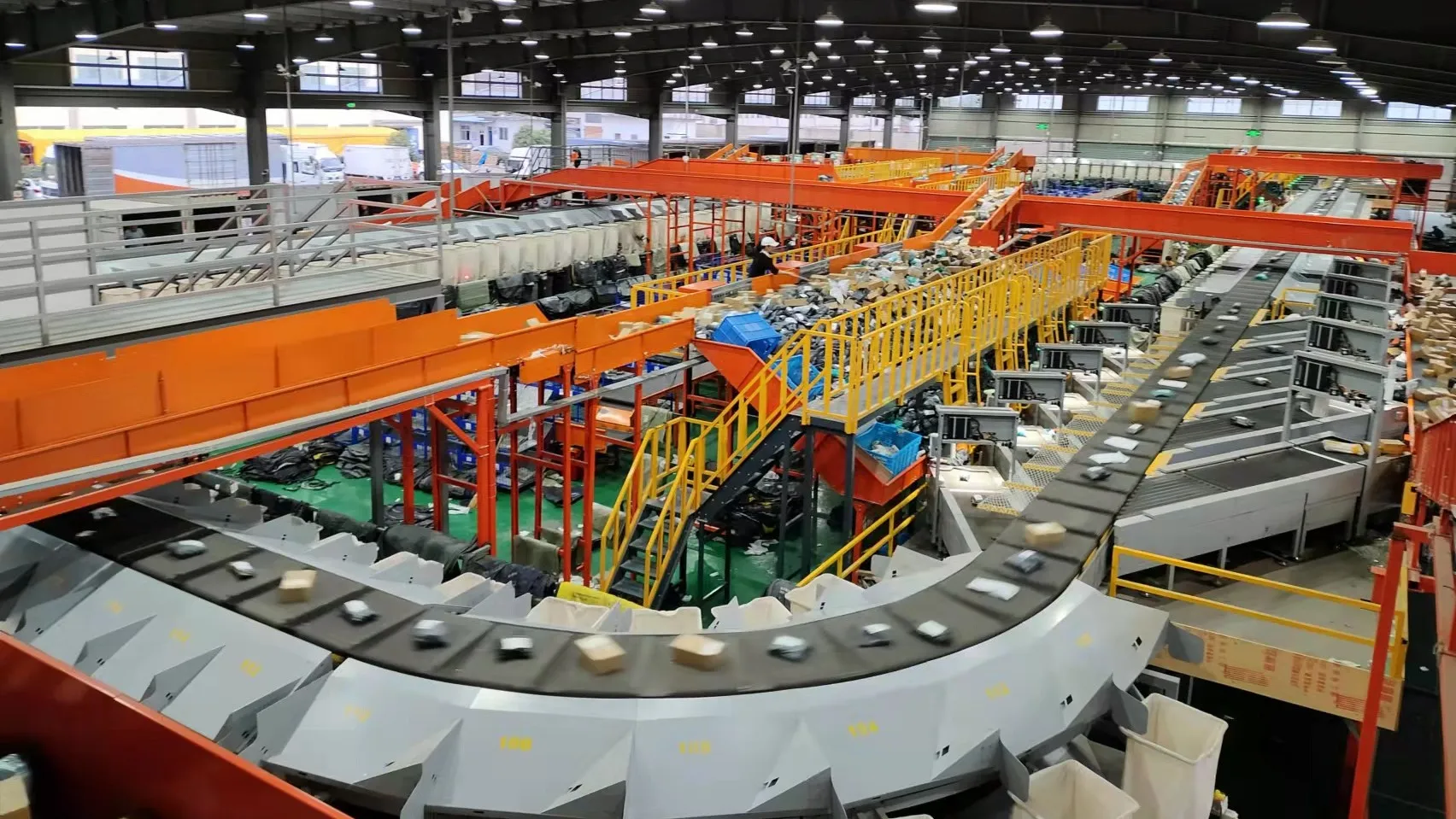 Cross-border e-commerce parcel sortation and conveyor system in a Zhengzhou bonded logistics facility